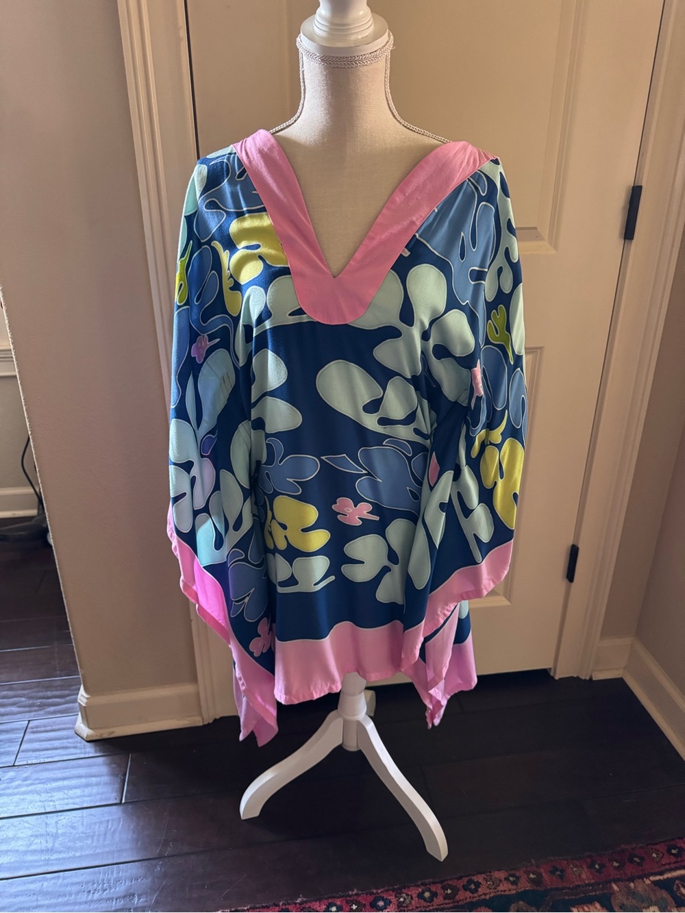 NWT Glamourpuss Beach Pancho